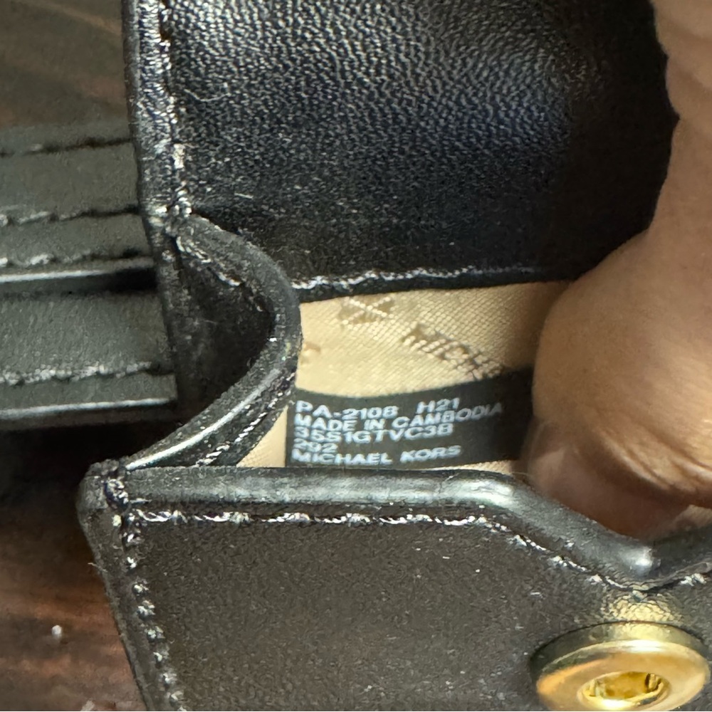 Michael Kors Signature Brown Crossbody Set - Picture 9 of 16